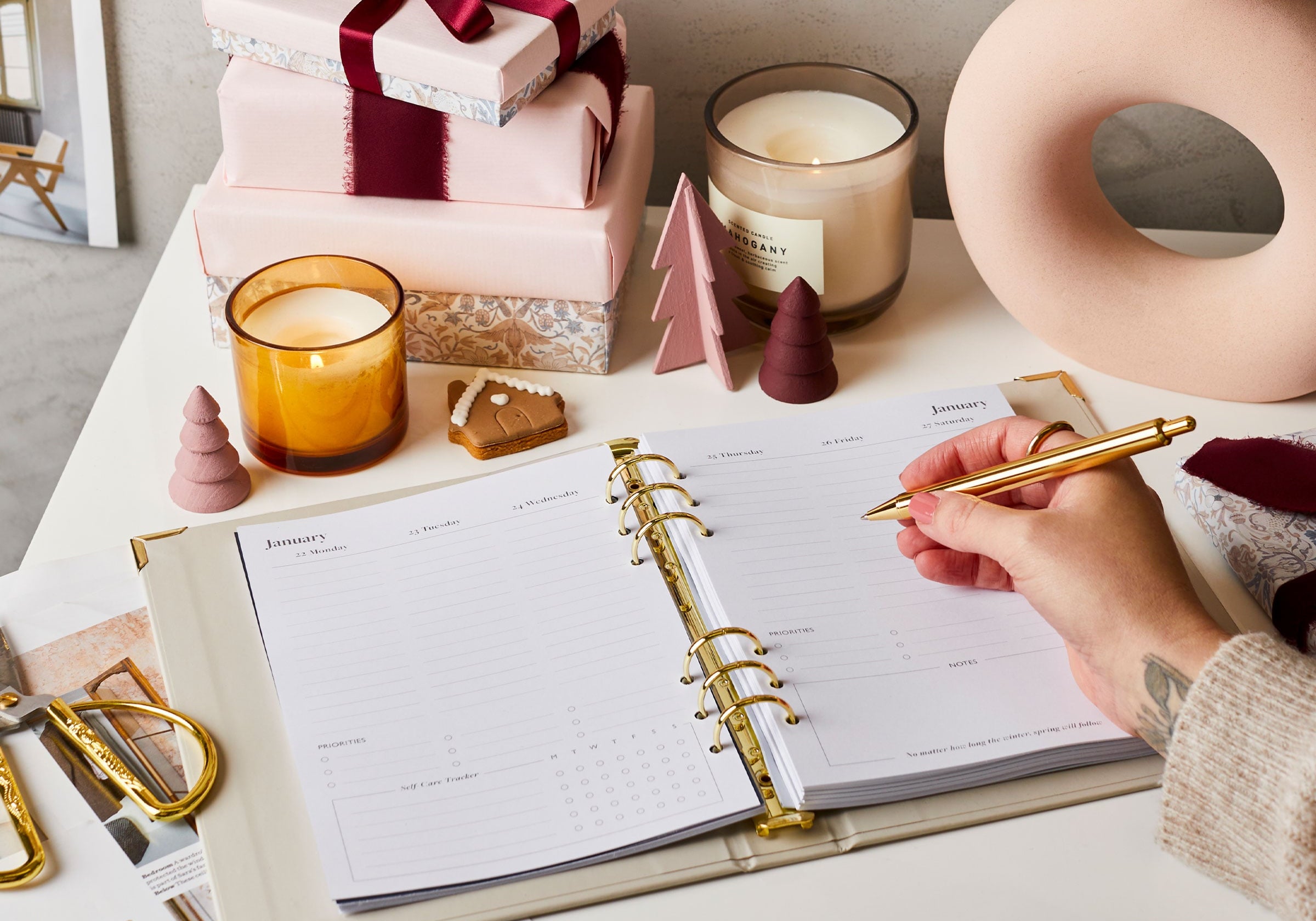 martha brook blog post the best organisational christmas gifts to give life planner open