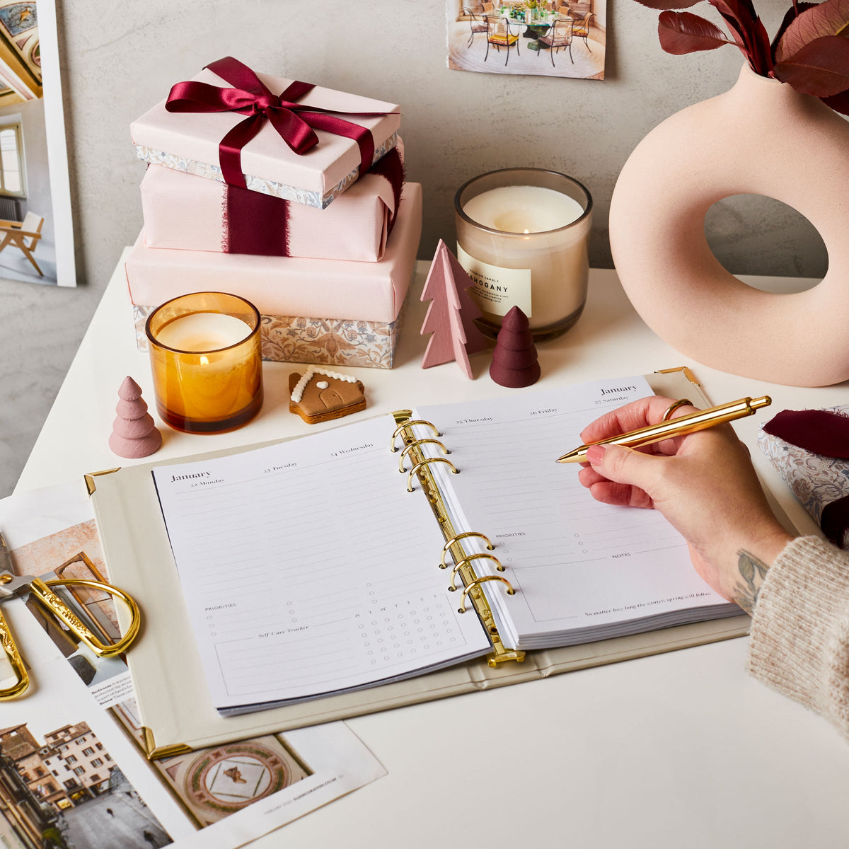 martha brook blog post the best organisational christmas gifts to give life planner open