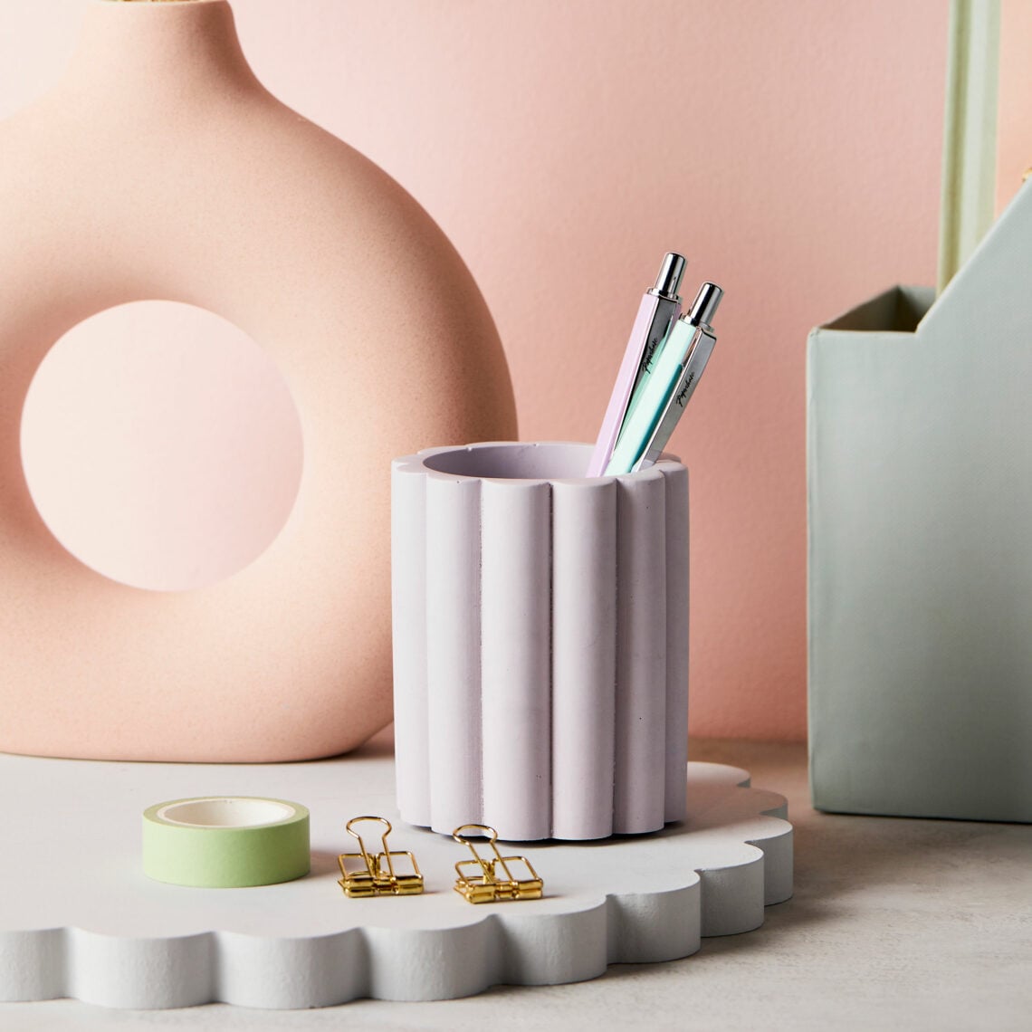 Pastel Scalloped Pen Pot