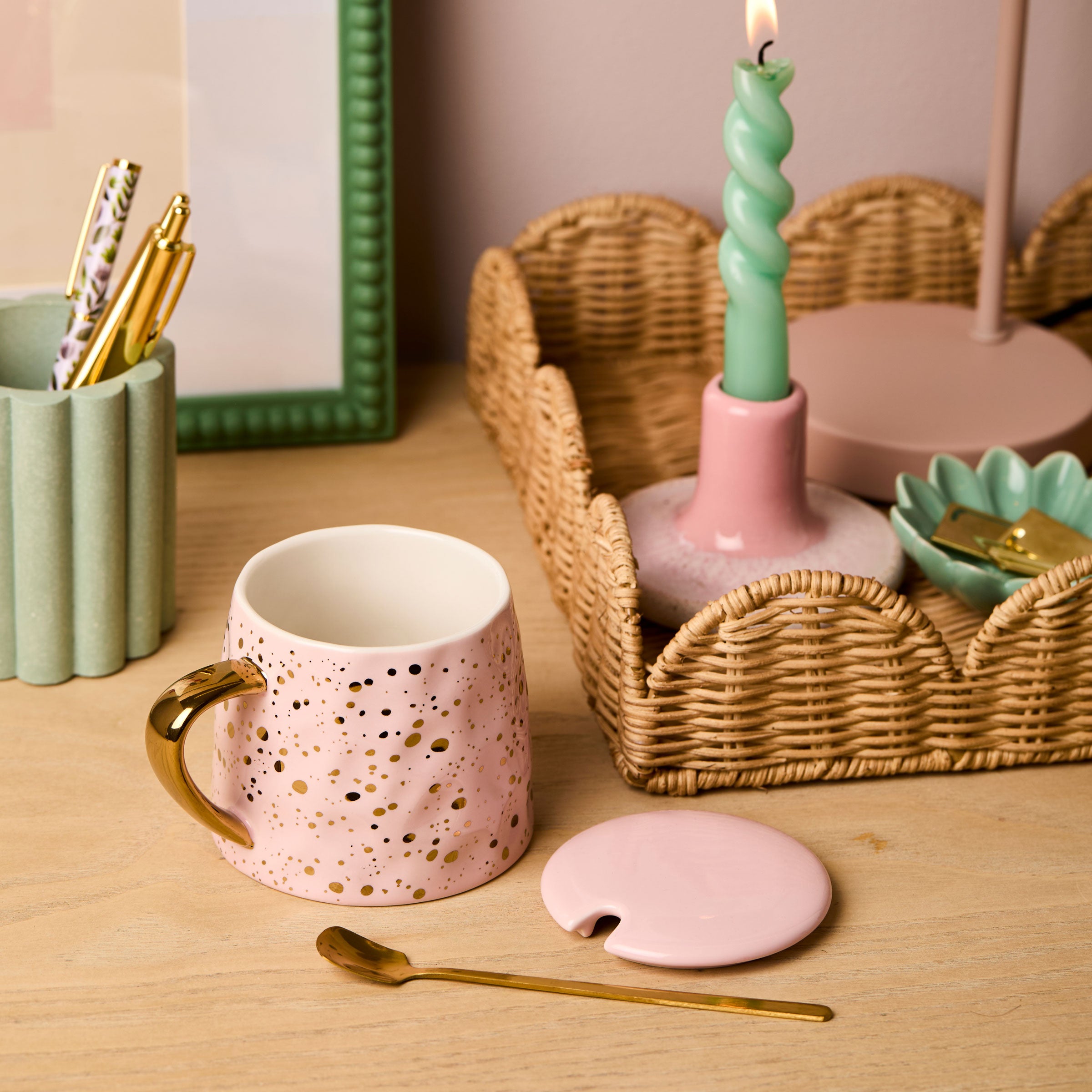 Personalised Stationery Gold Speckled Pink Mug With Spoon and Lid