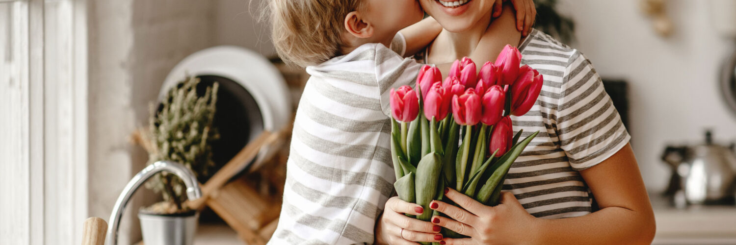 martha brook blog post lovely fun things to do with mum on Mother's Day mum holding flowers