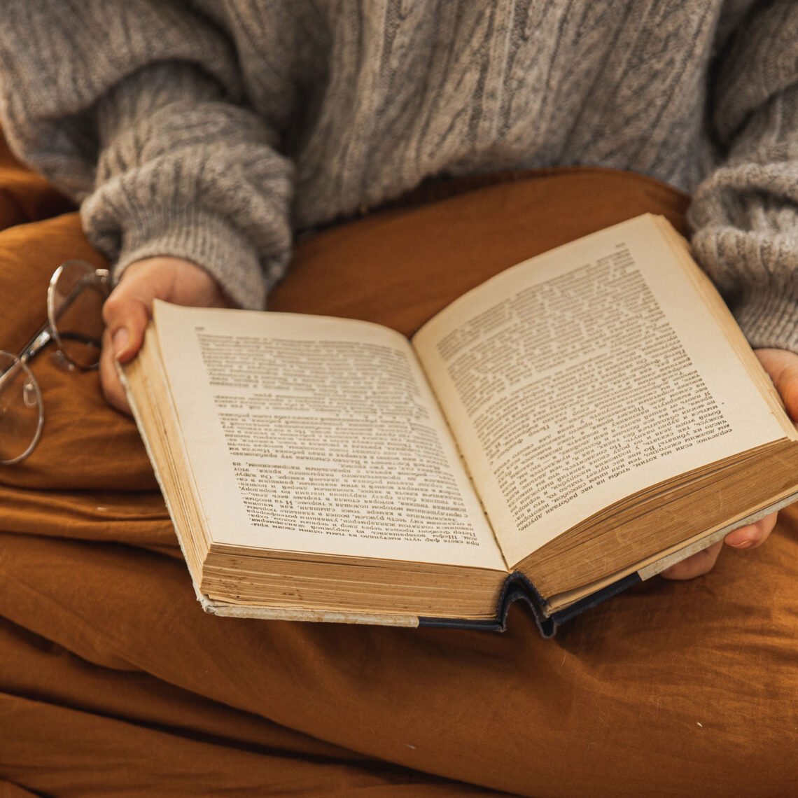 martha brook blog post 9 self-care tips for autumn have a digital sunset and read a book
