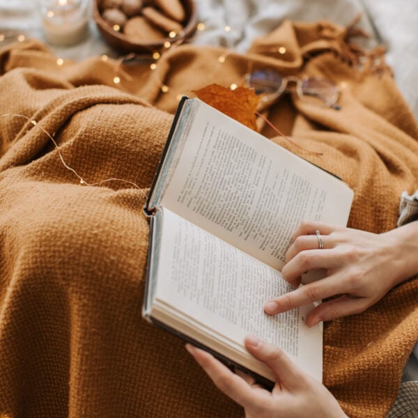 martha brook blog post 7 easy ways to get back into reading